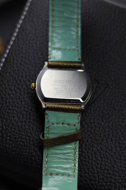 (JDM - Extremely Rare) 1996 Seiko Snowflake Dial with Wide Tonneau Shaped Case - Quartz Vintage Watch (Pre Owned) - SE542