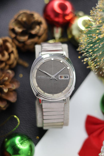 (Extremely Rare) 1965 Seiko 5 Sportsmatic Weekdater Charcoal Dial - Automatic Vintage Watch (Pre Owned) - SE509