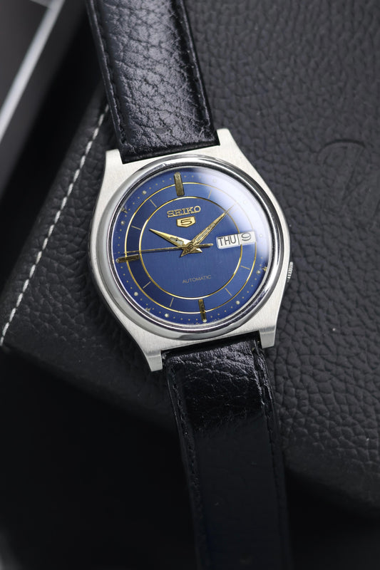 (Super Rare) 1982 Seiko 5 Blue Motif Dial - Automatic Vintage Watch (Pre Owned) - SE798