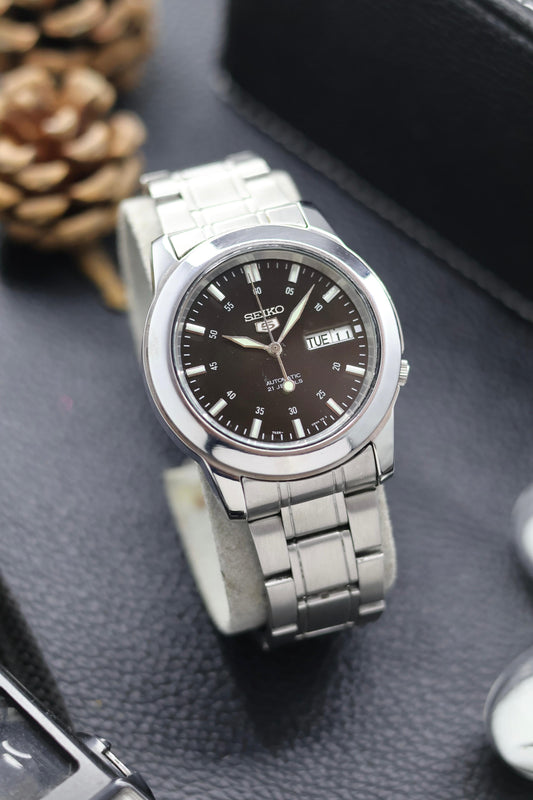 (Super Rare) Seiko 5 Black Lacquered Dial with Glass Back - Automatic Vintage Watch (Pre Owned) - SE673