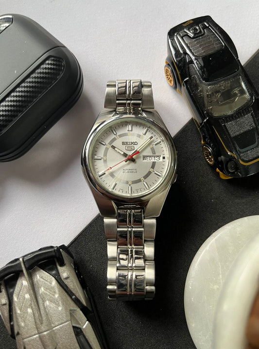 Seiko 5 White Racing Dial with Glass Back(Pre Owned)