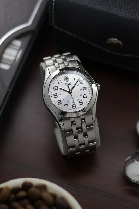 (Super Rare) Victorinox Swiss Army Alliance White Dial with Solid Links and Butterfly Clasp Bracelet (Pre Owned) - A351
