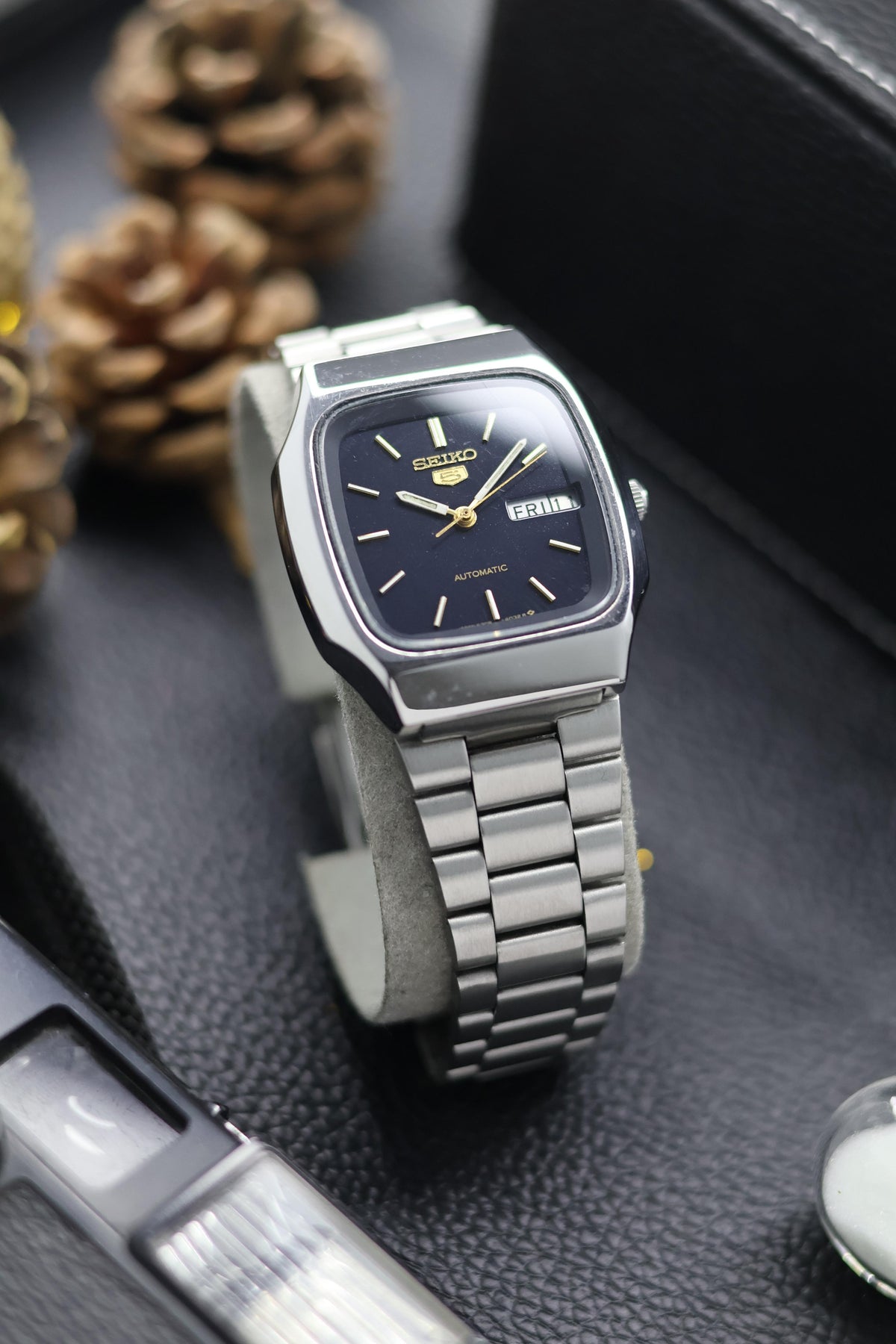 (Super Rare) 1985 Seiko 5 Navy Blue TV Dial - Automatic Vintage Watch (Pre Owned) - SE634