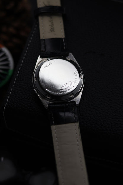 (Super Rare) 1982 Seiko 5 Black Field Dial - Automatic Vintage Watch (Pre Owned) - SE641