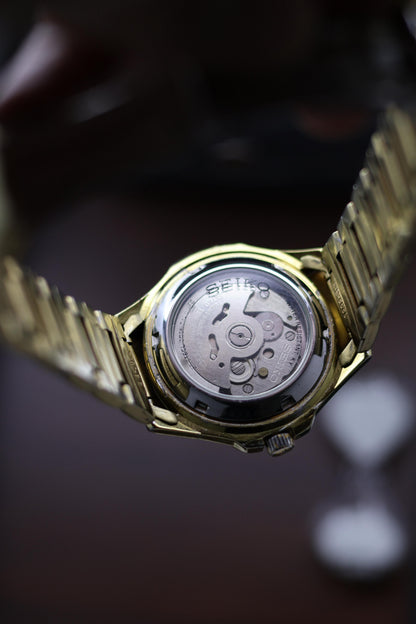 (Super Rare) Seiko 5 Sports Diver 100M White Dial with Glass Back - Automatic Vintage Watch (Pre Owned) - A403