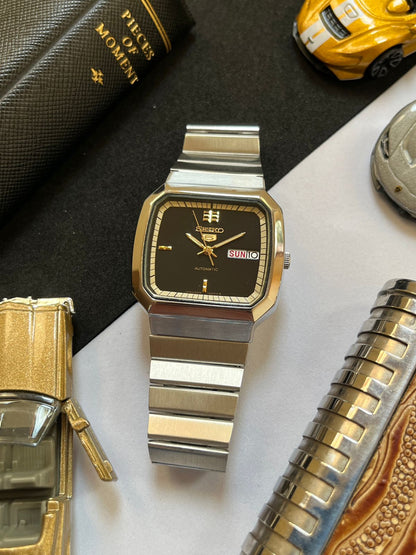 Seiko 5 Vintage Patterned Black Dial (Pre Owned)