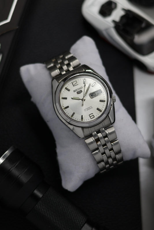 Seiko 5 Silver Dial with Glass Back (Pre Owned)