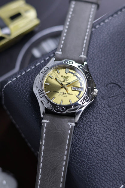 (Super Rare) Seiko 5 Sports Diver 100M Gold Sunray Dial with Glass Back - Automatic Vintage Watch (Pre Owned) - SE482