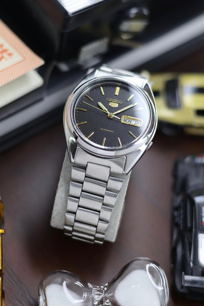 (Super Rare) Seiko 5 SNXG53 Black Guilloche Dial with Glass Back - Automatic Vintage Watch (Pre Owned) - SE497