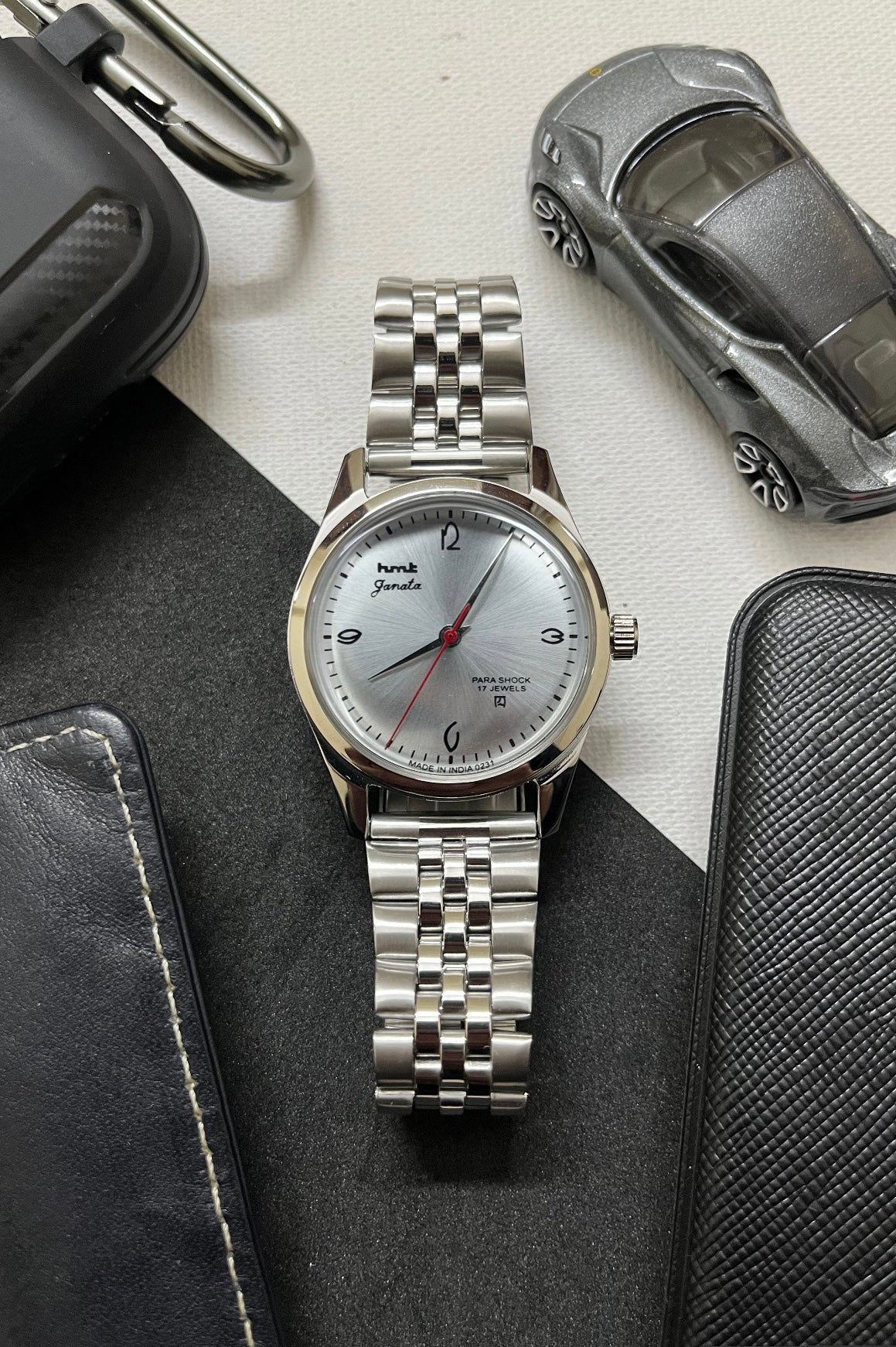 Watchtopia See-through Glass Back Jubilee Bracelet