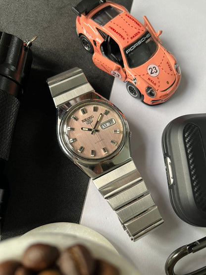 (Super Rare) 1981 Seiko Salmon Dial (Pre Owned)