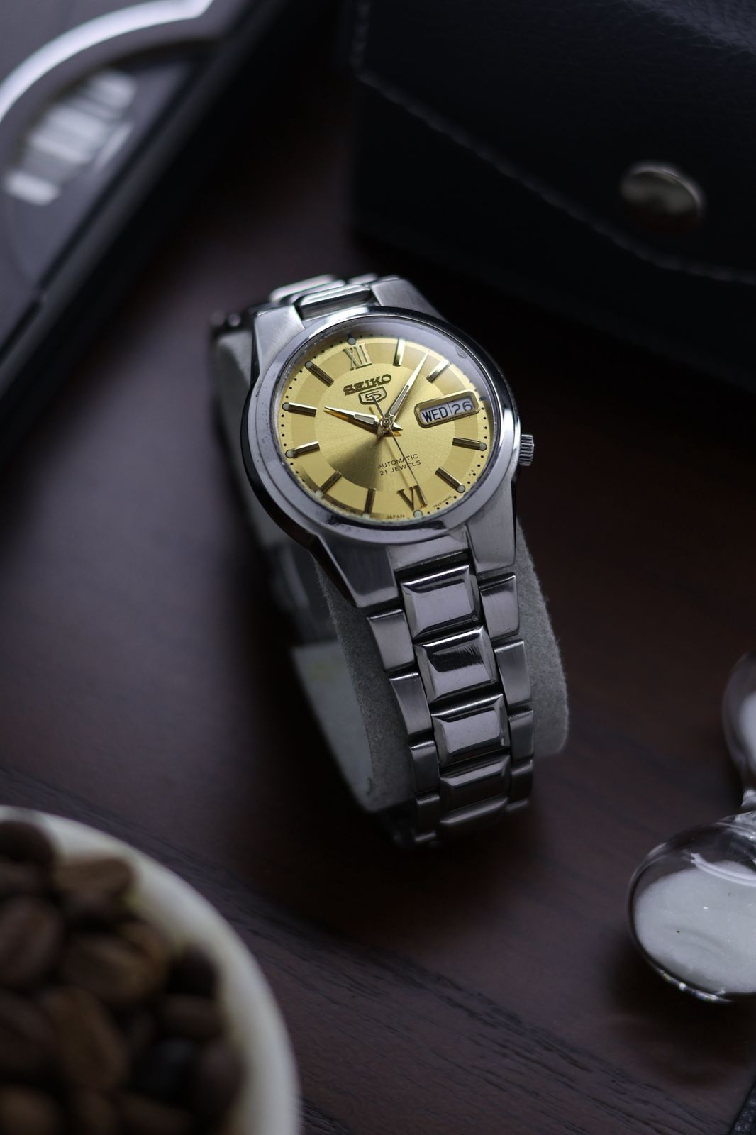 (Super Rare) Seiko 5 SNK849 Gold Motif Dial with Glass Back - Automatic Vintage Watch (Pre Owned) - A417