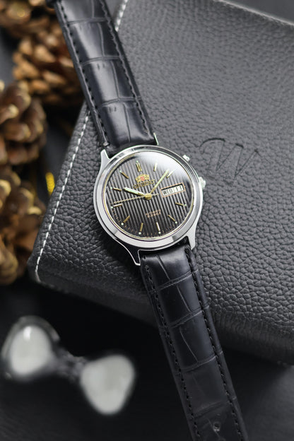 (Super Rare) Orient Tri-Star Crystal Black Motif Dial - Automatic Vintage Watch (Pre Owned) - SE656