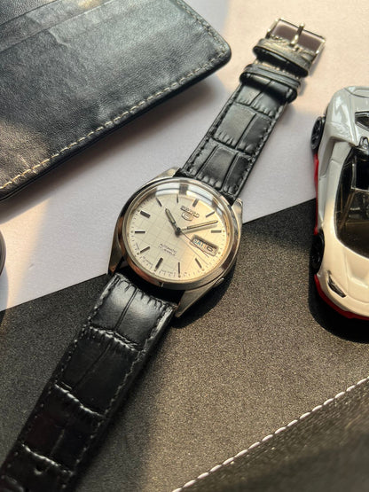 (Super Rare) 1979 Seiko 5 White Graph Dial (Pre Owned)