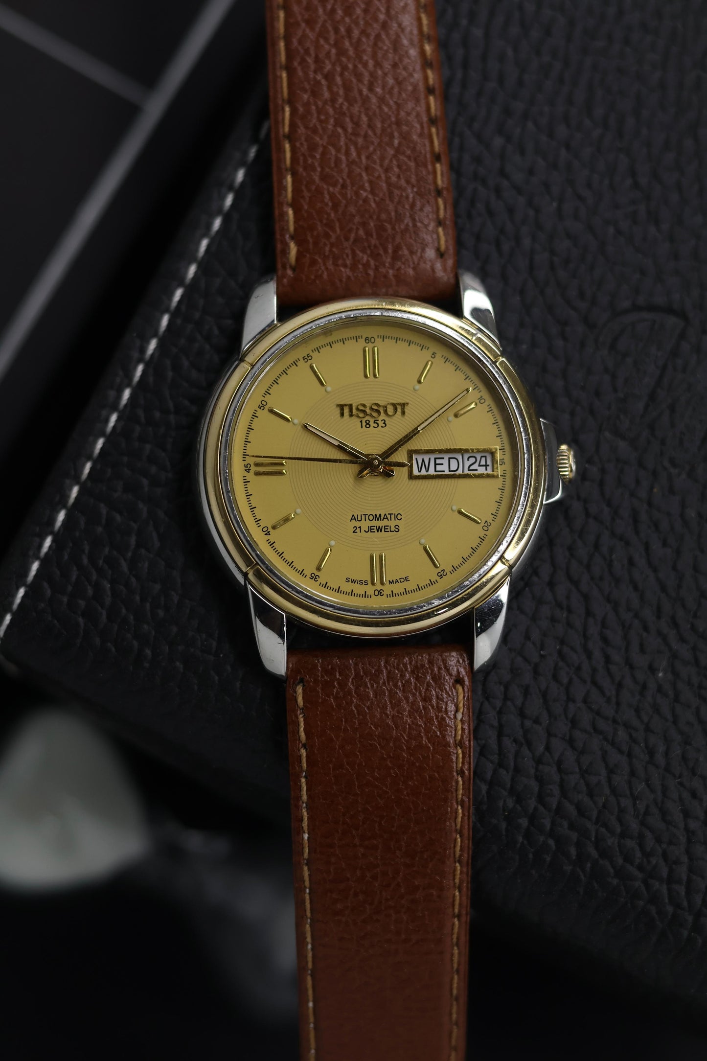 (Extremely Rare) TISSOT Seastar Automatic Champagne Dial with Gold Plated Bezel - Swiss Vintage Watch (Pre Owned) - SE688
