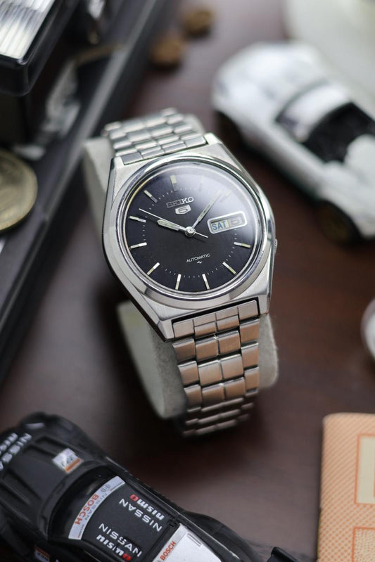 1985 Seiko 5 Black Dial- Automatic Vintage Watch (Pre Owned) - SE516