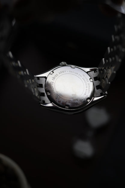 (Super Rare) Victorinox Swiss Army Alliance White Dial with Solid Links and Butterfly Clasp Bracelet (Pre Owned) - A351