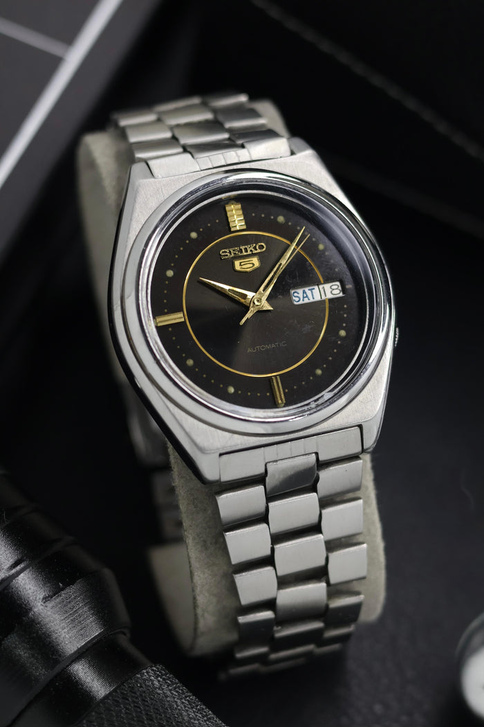 (Super Rare) 1983 Seiko 5 Black Motif Dial - Automatic Vintage Watch (Pre Owned) - SE695