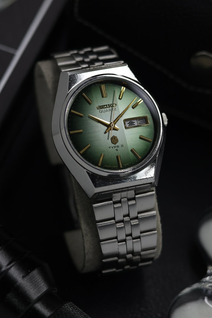 (JDM - ULTRA Rare) 1976 Seiko Quartz Type II Green Prism Dial with Japanese Kanji Date - Quartz Vintage Watch (Pre Owned) - SE682