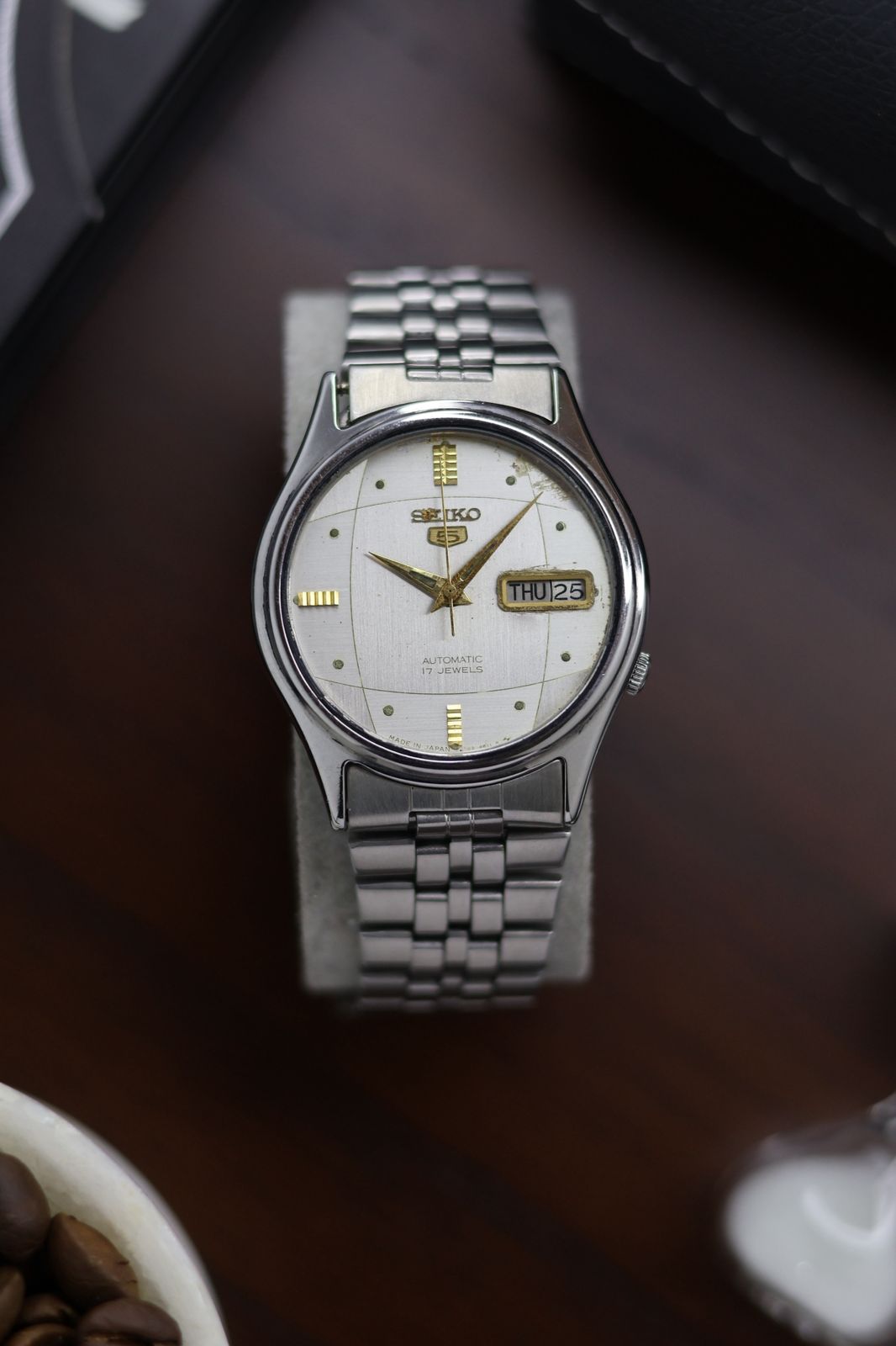 (Super Rare) 1980 Seiko 5 Silver Motif Dial - Automatic Vintage Watch (Pre Owned) - SE317