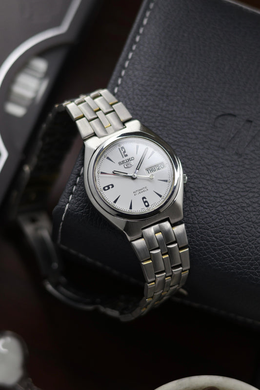 (Super Rare) Seiko 5 White Dial with Glass Back - Automatic Vintage Watch (Pre Owned) - A304