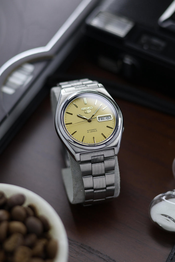 Seiko 5 Textured Champagne Dial with Glass Back - Automatic Vintage Watch (Pre Owned) - A230