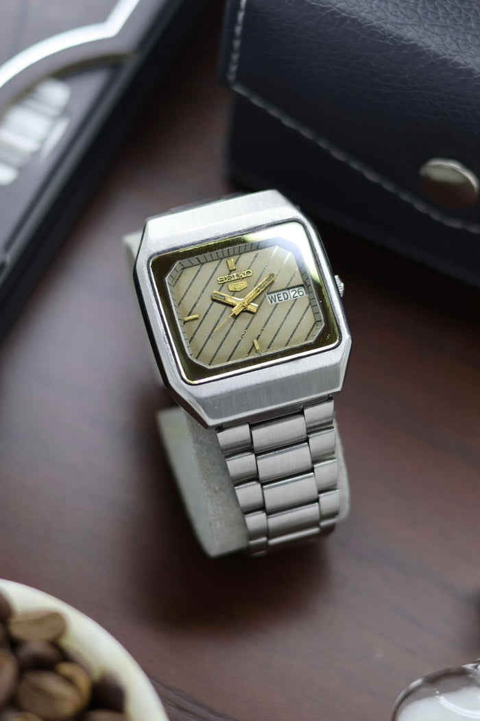 (Super Rare) 1983 Seiko 5 Grey TV Dial - Automatic Vintage Watch (Pre Owned) - A434