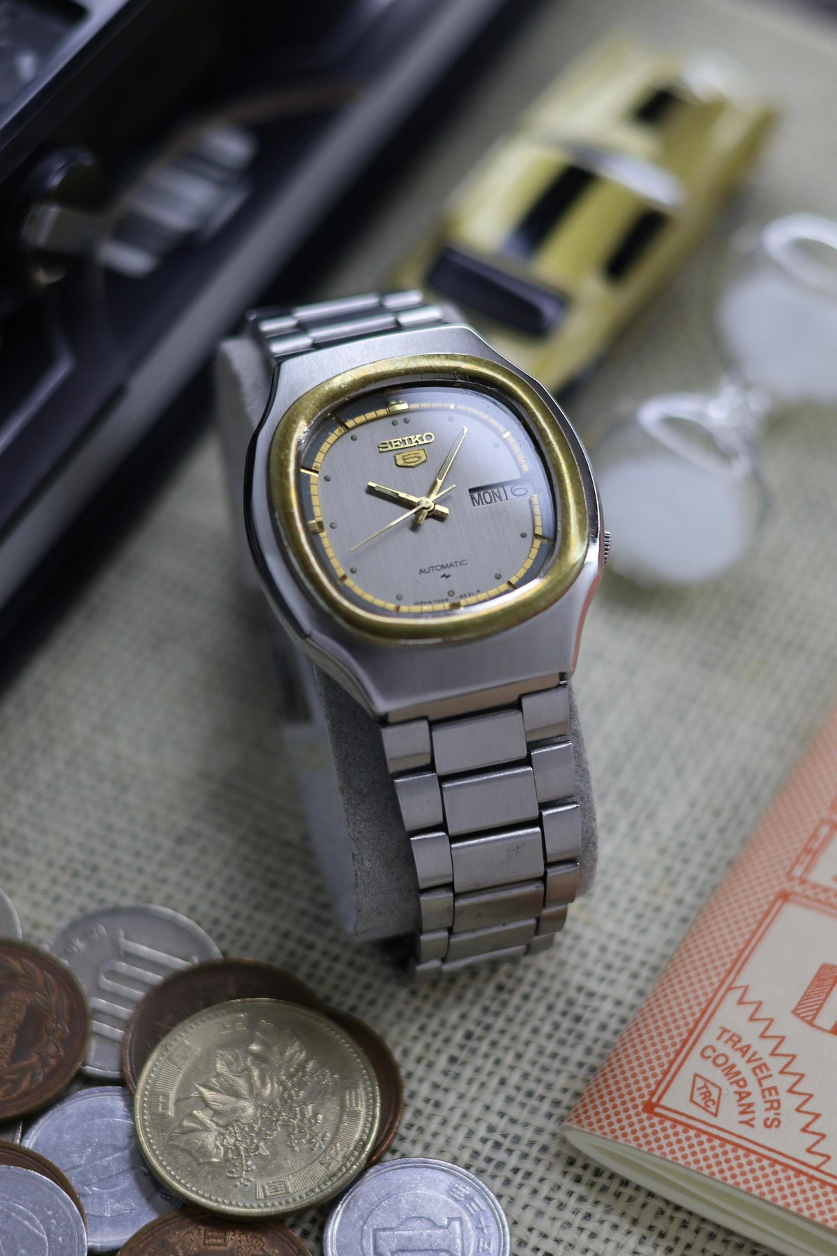 (Super Rare) 1979 Seiko 5 Silver TV Dial - Automatic Vintage Watch (Pre Owned) - SE509