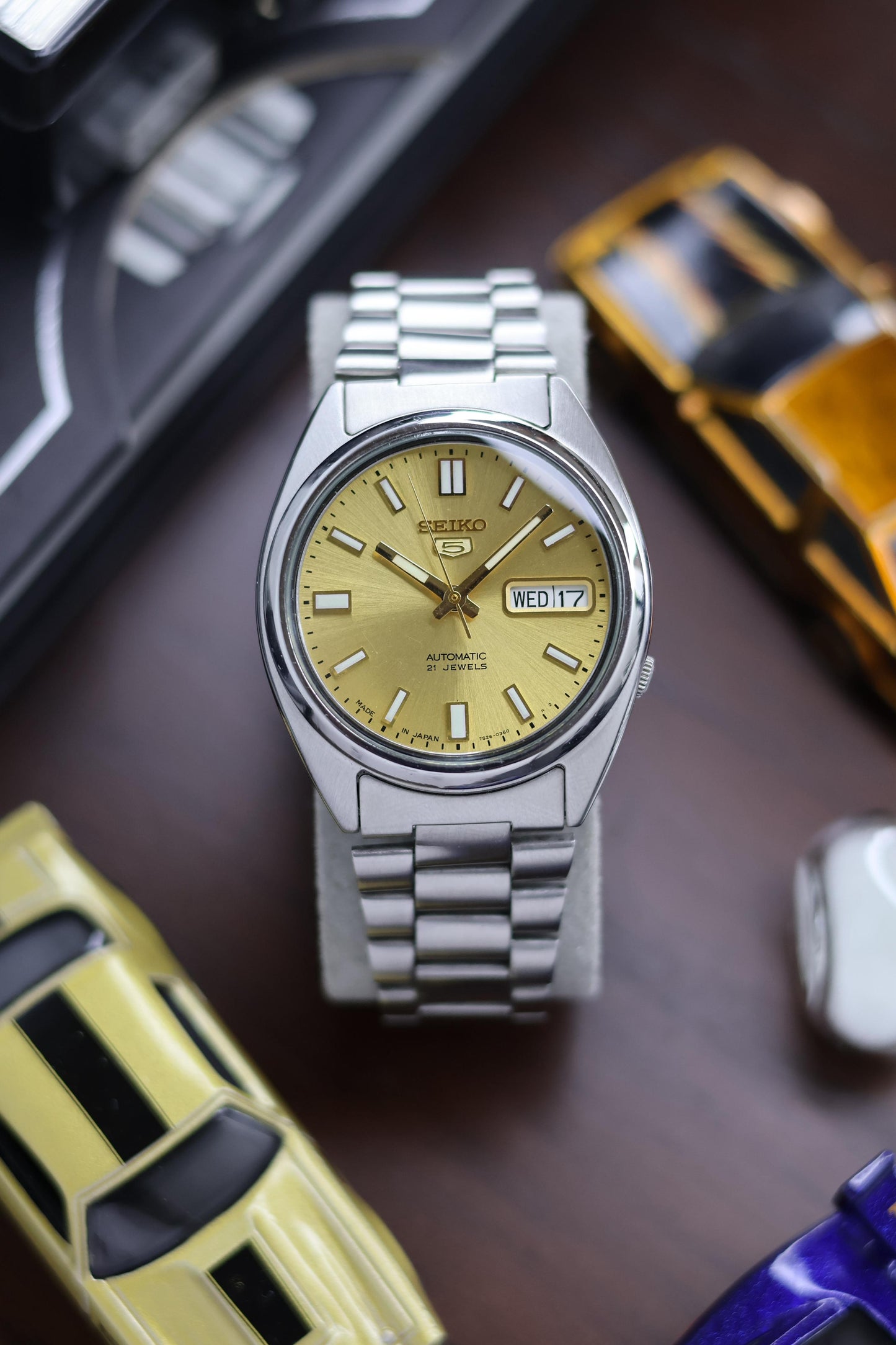 (Super Rare) Seiko 5 SNXS81 Gold Sunray Dial with Glass Back - Automatic Vintage Watch (Pre Owned) - SE490