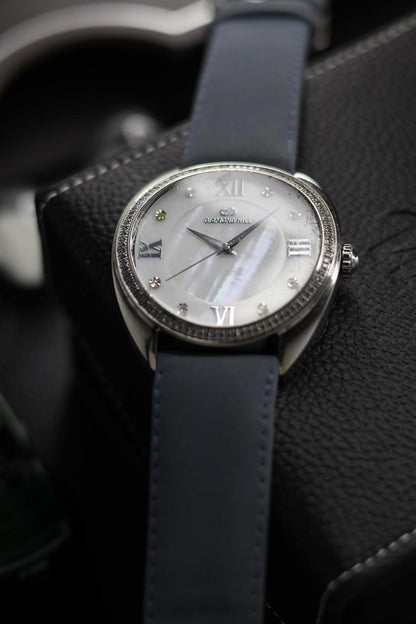 (Super Rare) Diamond Hill Swiss Mother of Pearl Dial  - Quartz Swiss Vintage Watch (Pre Owned) - SE637