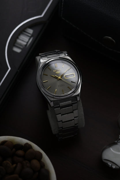 1981 Seiko 5 Silver Sunray Dial - Automatic Vintage Watch (Pre Owned) - A252