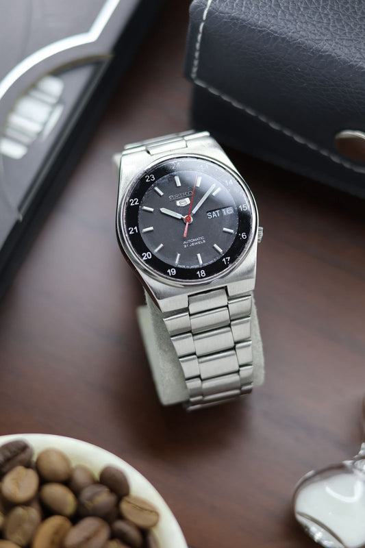 Seiko 5 Railway Time Black Dial with Glass Back - Automatic Vintage Watch (Pre Owned) - SE423