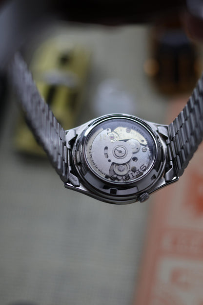 Seiko 5 SNXJ79 Silver Motif Dial with Glass Back - Automatic Vintage Watch (Pre Owned) - SE502