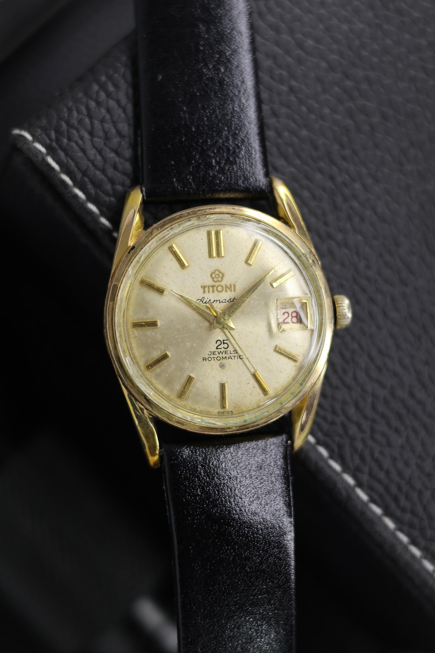(Super Rare) TITONI Airmaster Rotomatic Champagne Patina Dial - Automatic Swiss Vintage Watch (Pre Owned) - SE672