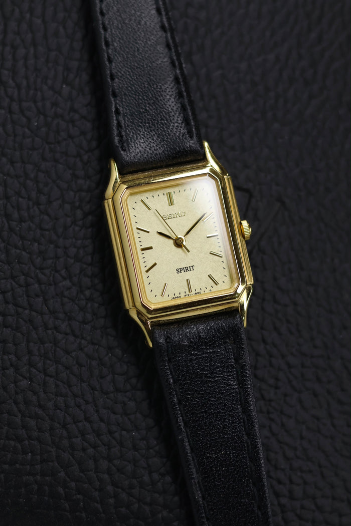 (JDM - Extremely Rare) 1996 Seiko SPIRIT Ladies Champagne Snowflake Dial with Gold Plated Case - Japanese Vintage Watch (Pre Owned) - SE803