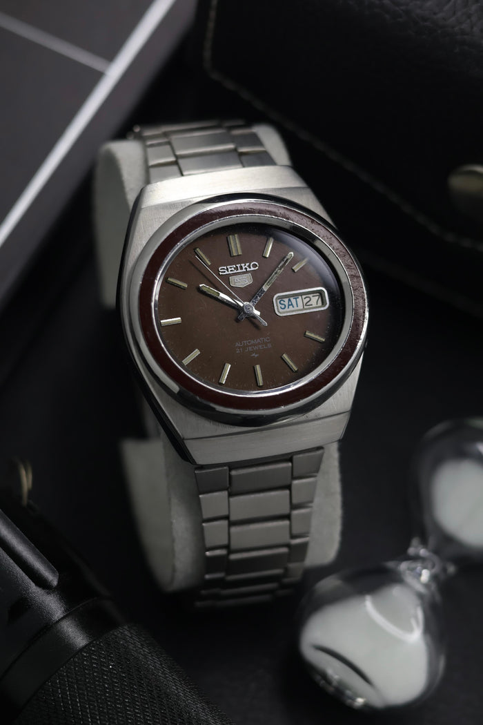 (Super Rare) 1980 Seiko 5 Maroon Oval Dial - Automatic Vintage Watch (Pre Owned)  - SE802