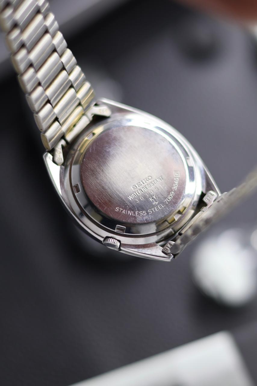 (Super Rare) 1983 Seiko 5 Black Textured Dial - Automatic Vintage Watch (Pre Owned) - SE512