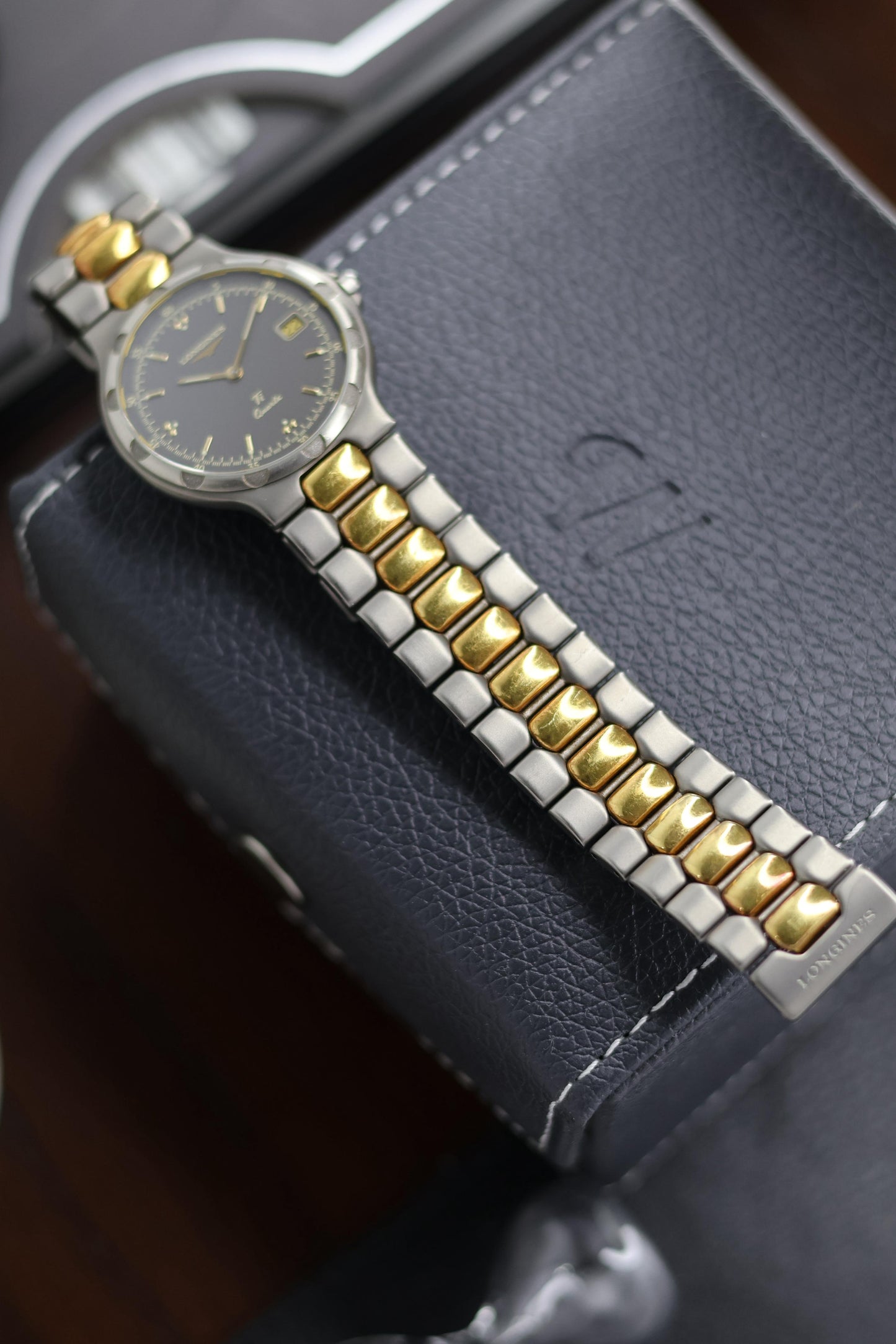 (Extremely Rare) LONGINES Conquest TITANIUM Dual Tone Grey Dial - Swiss Vintage Watch (Pre Owned) - A247