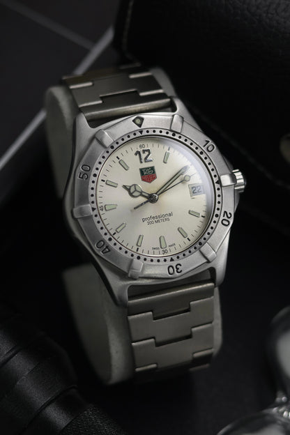 (Extremely Rare) TAG HEUER Professional 2000 Diver Silver Sunray with Mercedes Hands - Swiss Vintage Watch (Pre Owned) - SE801