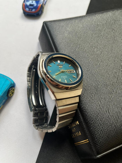 (Super Rare) 1979 Vintage Seiko 5 Blue Oval Dial (Pre Owned)