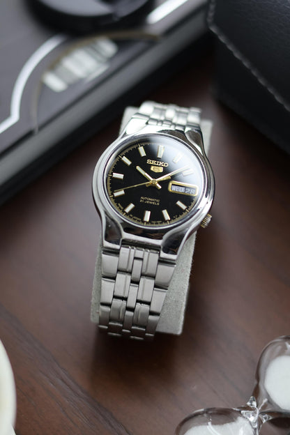 Seiko 5 Black Dial with Glass Back - Automatic Vintage Watch (Pre Owned) - A223
