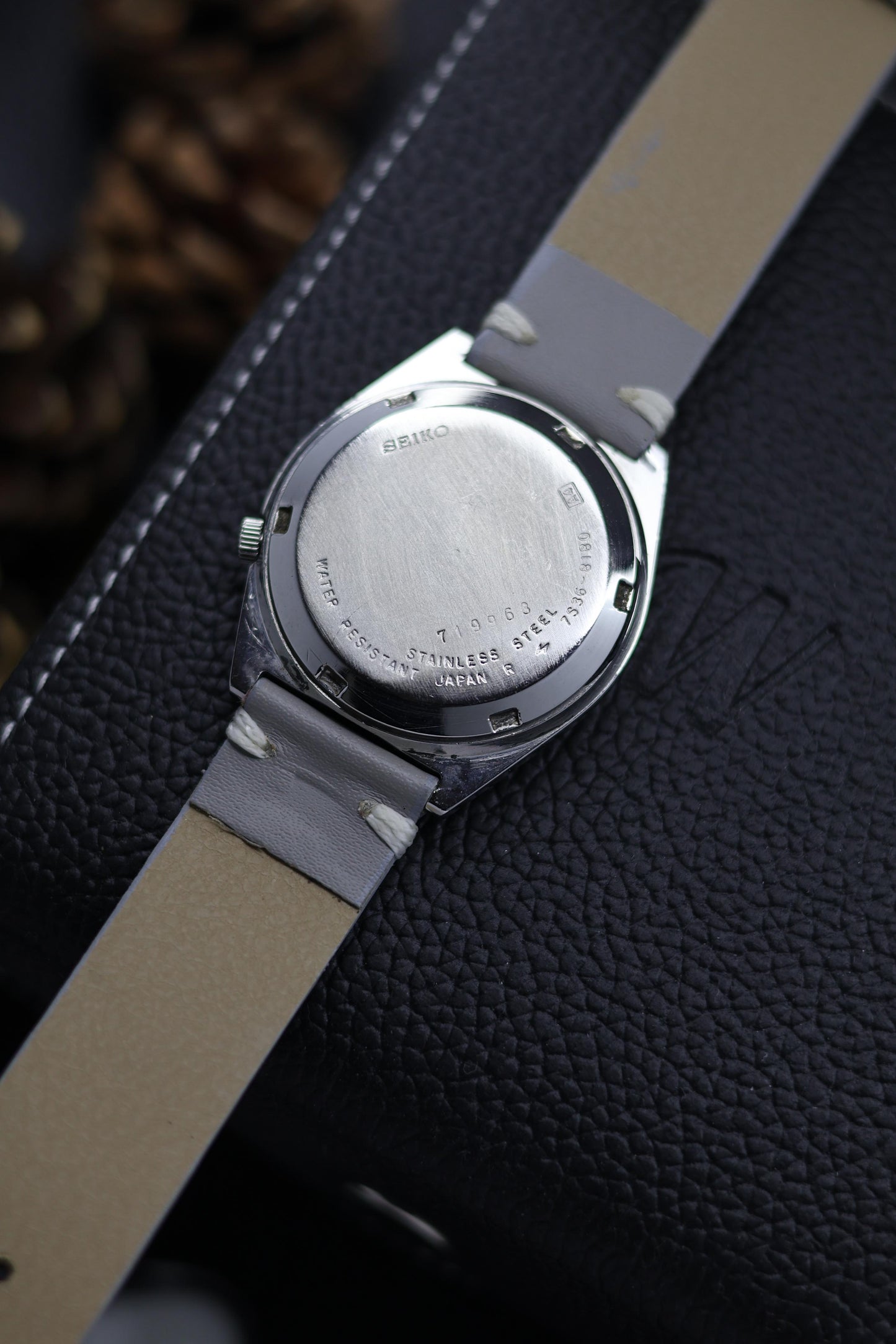 1997 Seiko 5 Silver Motif Dial - Automatic Vintage Watch (Pre Owned) - SE639