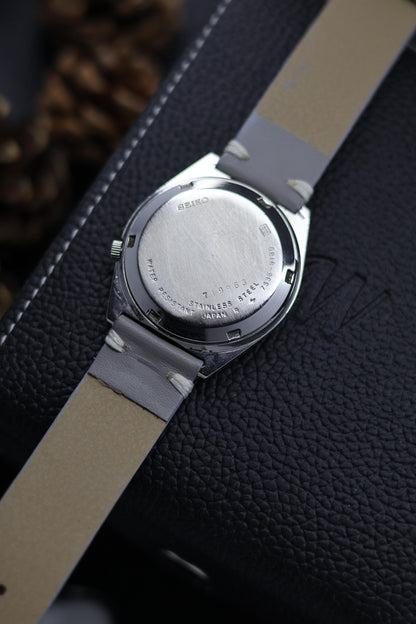 1997 Seiko 5 Silver Motif Dial - Automatic Vintage Watch (Pre Owned) - SE639