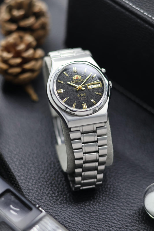 (Super Rare) Orient Tri-Star Crystal Black Unique Textured Dial - Automatic Vintage Watch (Pre Owned) - SE837