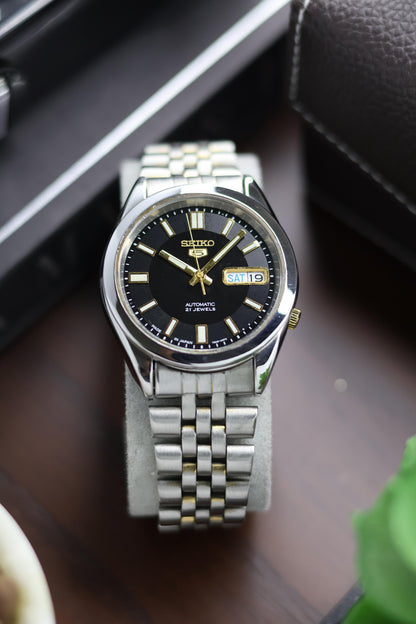 Seiko 5 Black Dial with Glass Back - Automatic Watch (Pre Owned) - A62