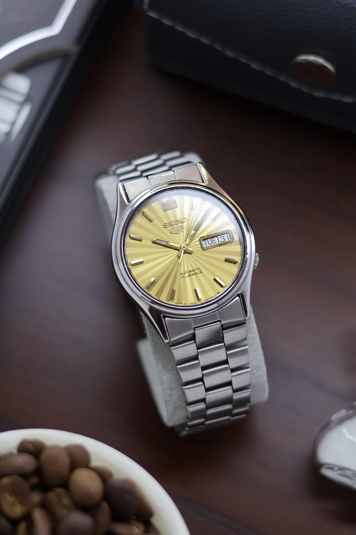 1983 Seiko 5 Gold Motif Dial - Automatic Vintage Watch (Pre Owned) - A273