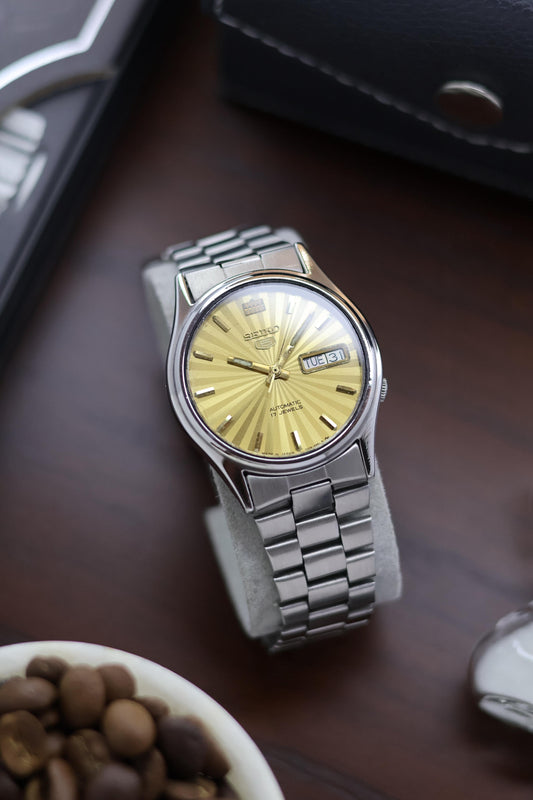 1983 Seiko 5 Gold Motif Dial - Automatic Vintage Watch (Pre Owned) - A273