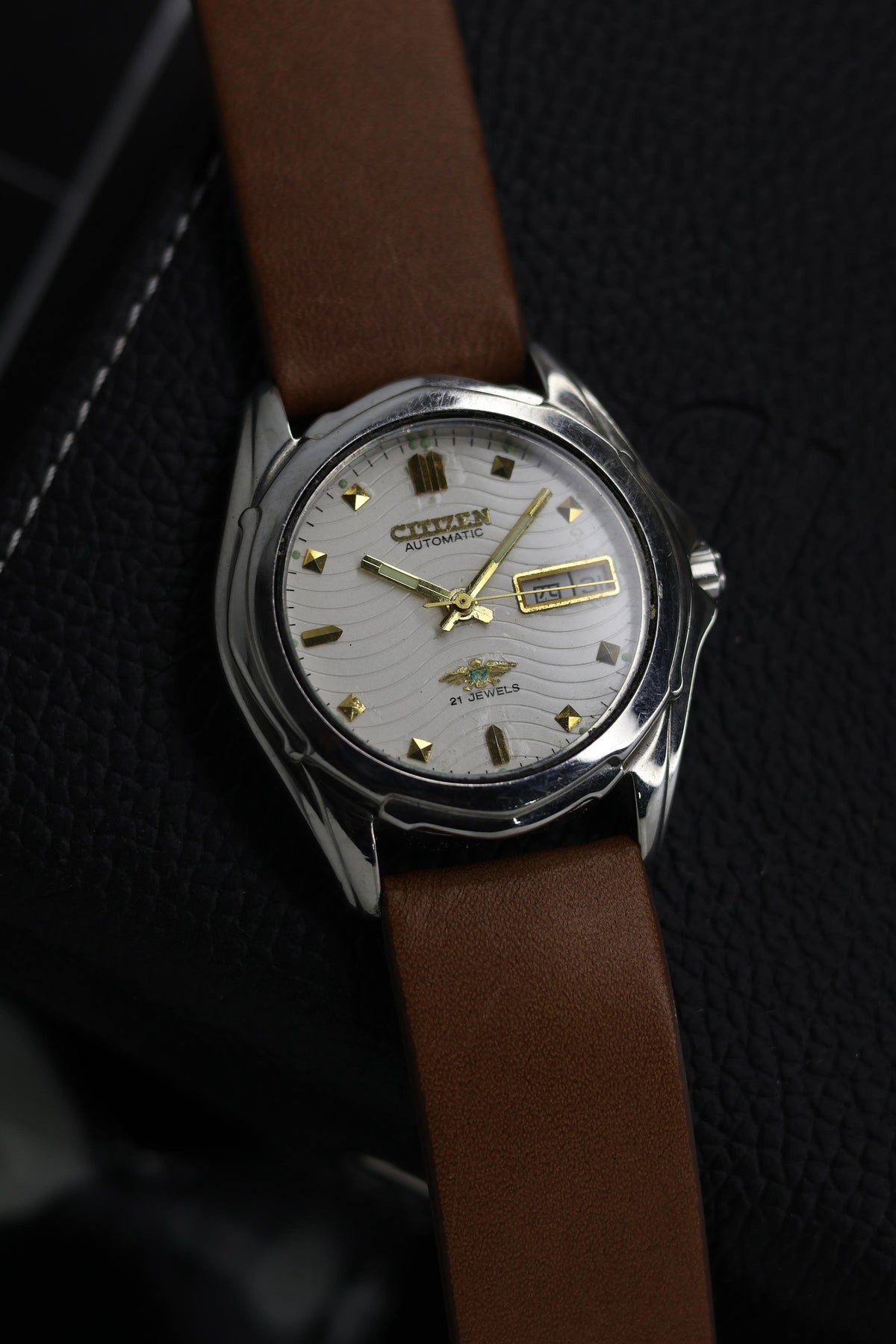 (JDM - Super Rare) Citizen Eagle 7 Wave Dial with Glass Back & Japanese Kanji Datewheel  - Automatic Vintage Watch (Pre Owned) - SE691