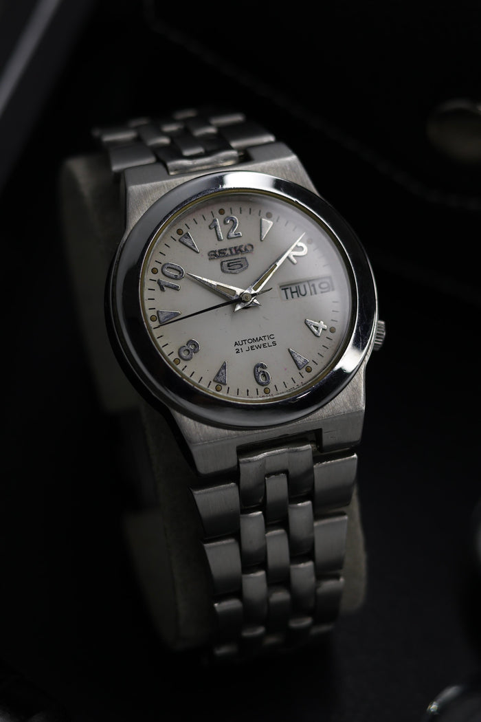 (Super Rare) Seiko 5 White Dial with Glass Back - Automatic Vintage Watch (Pre Owned) - SE734