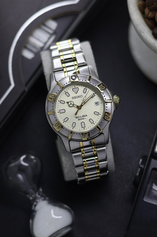 (JDM - Extremely Rare) 1993 Seiko SCUBA 200M Diver Sand Dial - Quartz Vintage Dive Watch (Pre Owned) - SE400